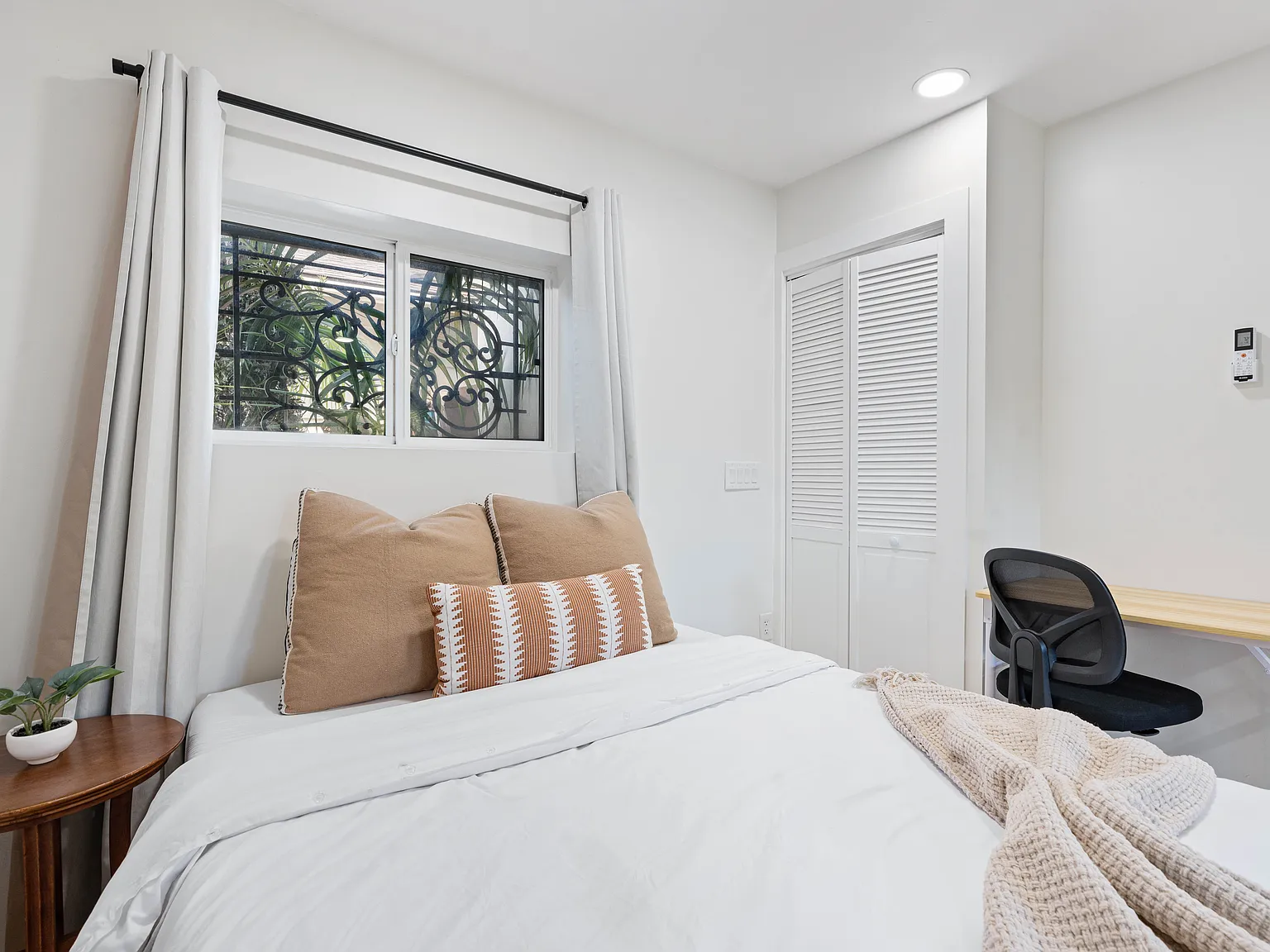 1035 Felder St — Photo 2