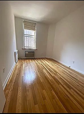 2nd image of 70 W 71st St #4T