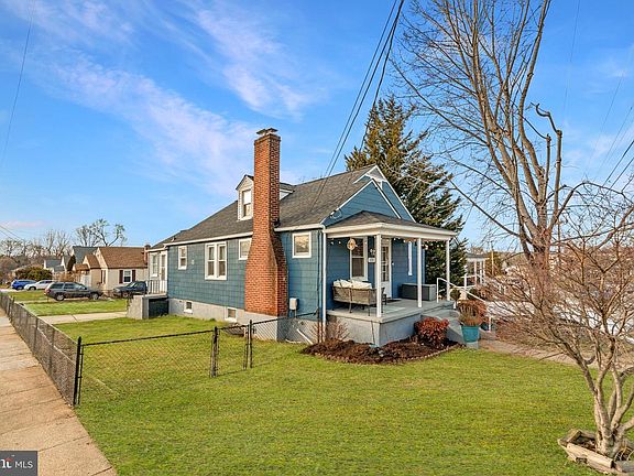 2nd image of 608 Meyers Dr