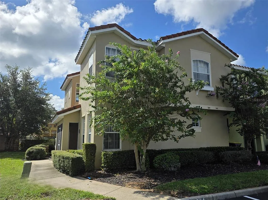4 bed, 3.0 bath, 1730 sqft, $2,800 — Photo 2