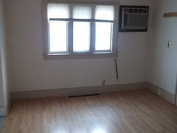 5th image of 928 Arianna St NW