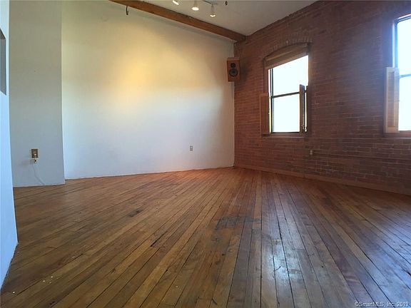 3rd image of 222 Williams St E APT 416