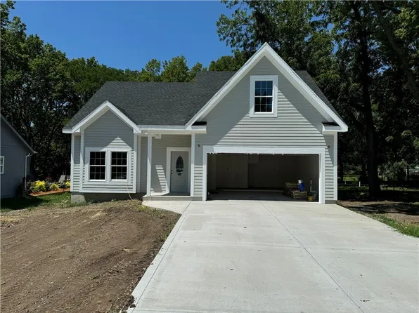 301 S Jackson St, Spring Hill, KS 66083