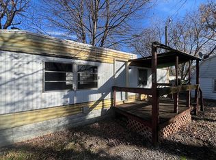 535 W 6th St, Mount Carmel, IL 62863
