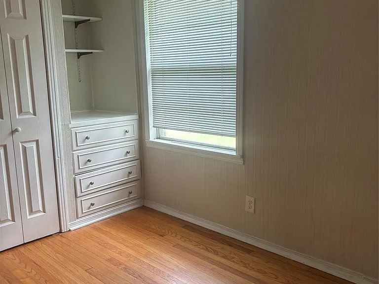 4713 Saxon St — Photo 12