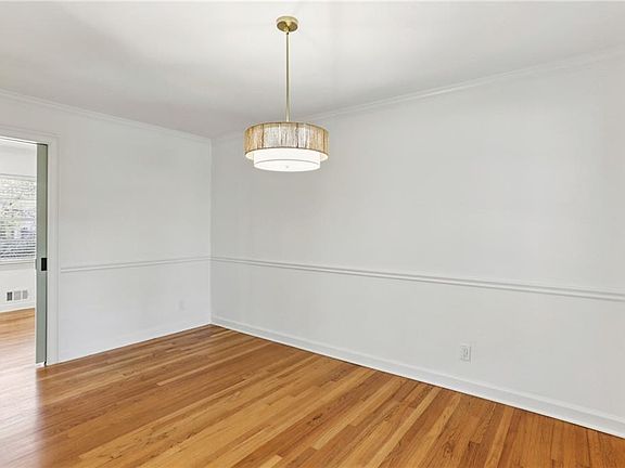 5th image of 2888 Bonanza Dr