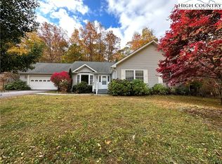 214 Hickory Heights Dr, West Jefferson, NC 28694