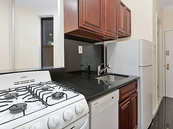 3rd image of 370 Columbus Ave #Penthouse E