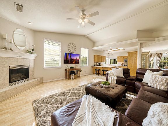 3rd image of 8841 Olney Park Dr