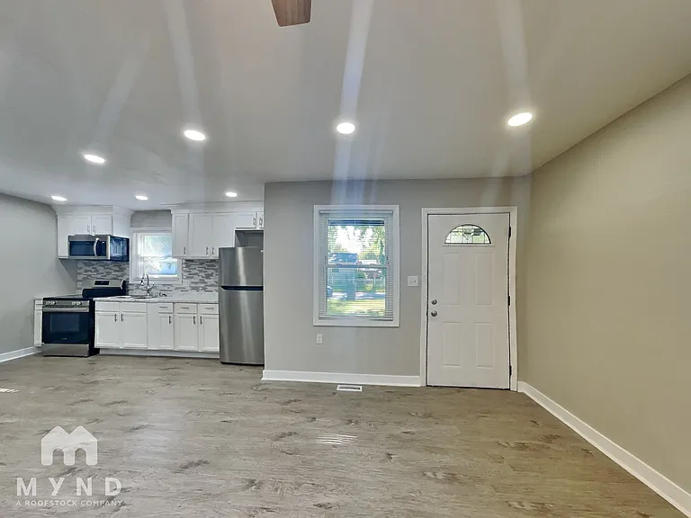 1224 Earhart St — Photo 5