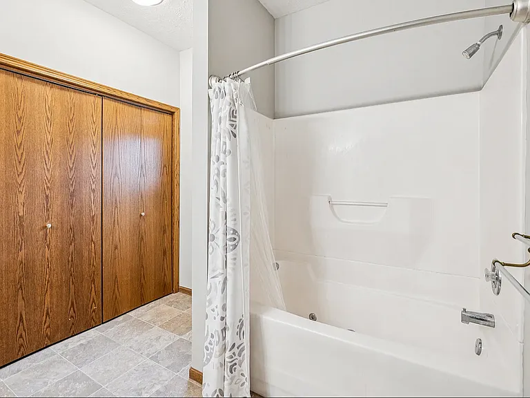 220 B St — Photo 13