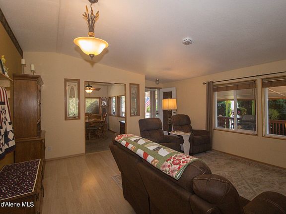 5th image of 2068 W Oxford Cir