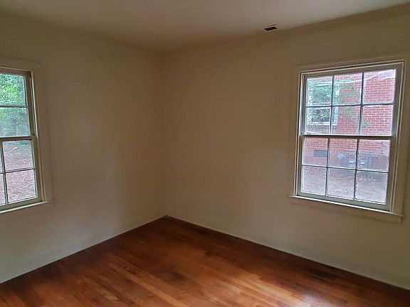 2nd image of 1303 Whilden Pl APT B