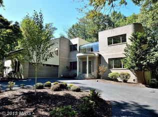 704 Utterback Store Rd, Great Falls, VA 22066