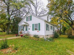 107 Grove St, Sun Prairie, WI 53590