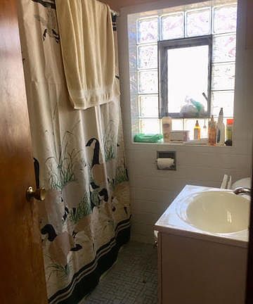 5th image of 4731 N Nagle Ave