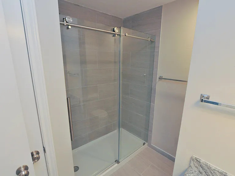 2100 Southwood Dr #13 — Photo 10