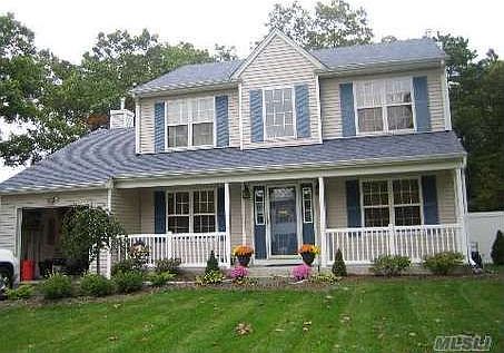 1st image of 23 Winterberry Dr