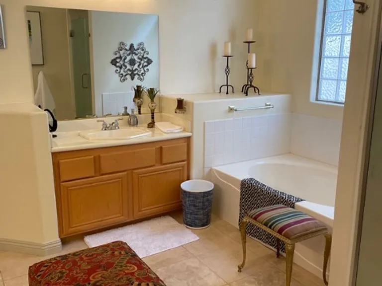 Master Bath second sink, tub, and sitting bench