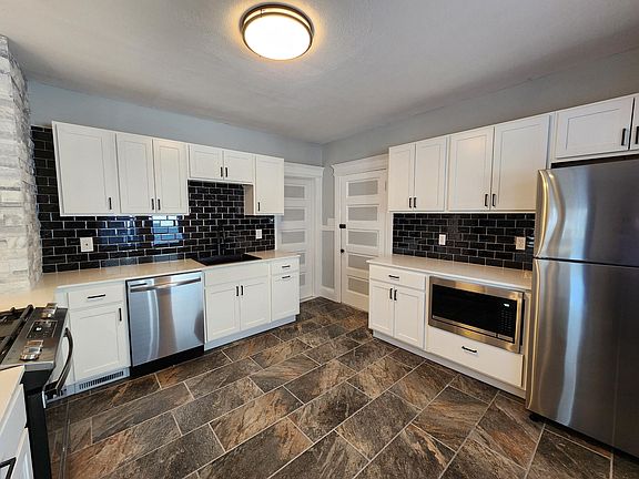 3rd image of 262-264 Tennyson Ave