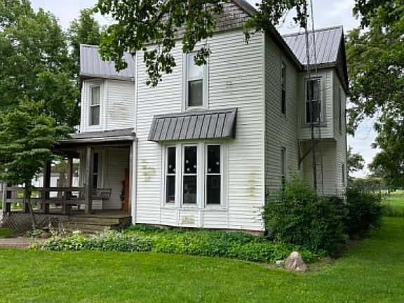 3rd image of 704 W Green St