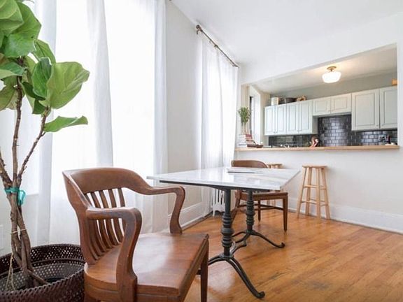 4th image of 1 Essex St APT 1B