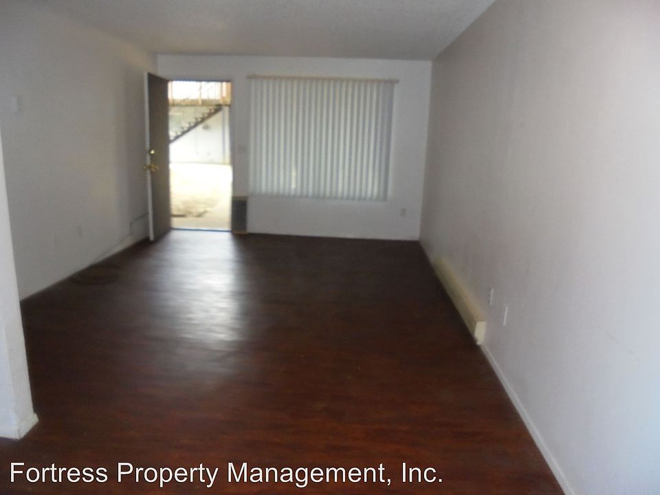2nd image of 17438 SE Powell Blvd