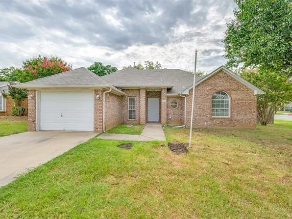 300 Mack Dr, Denton, TX 76209