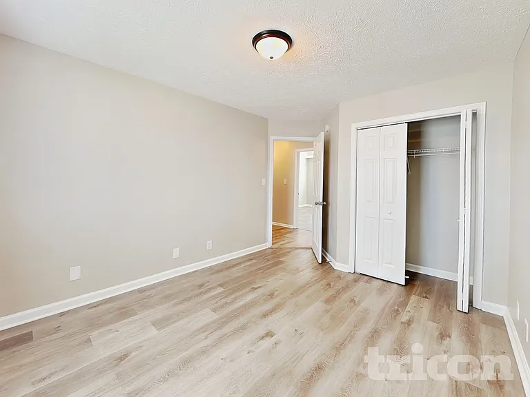 1616 Broad Cir — Photo 12