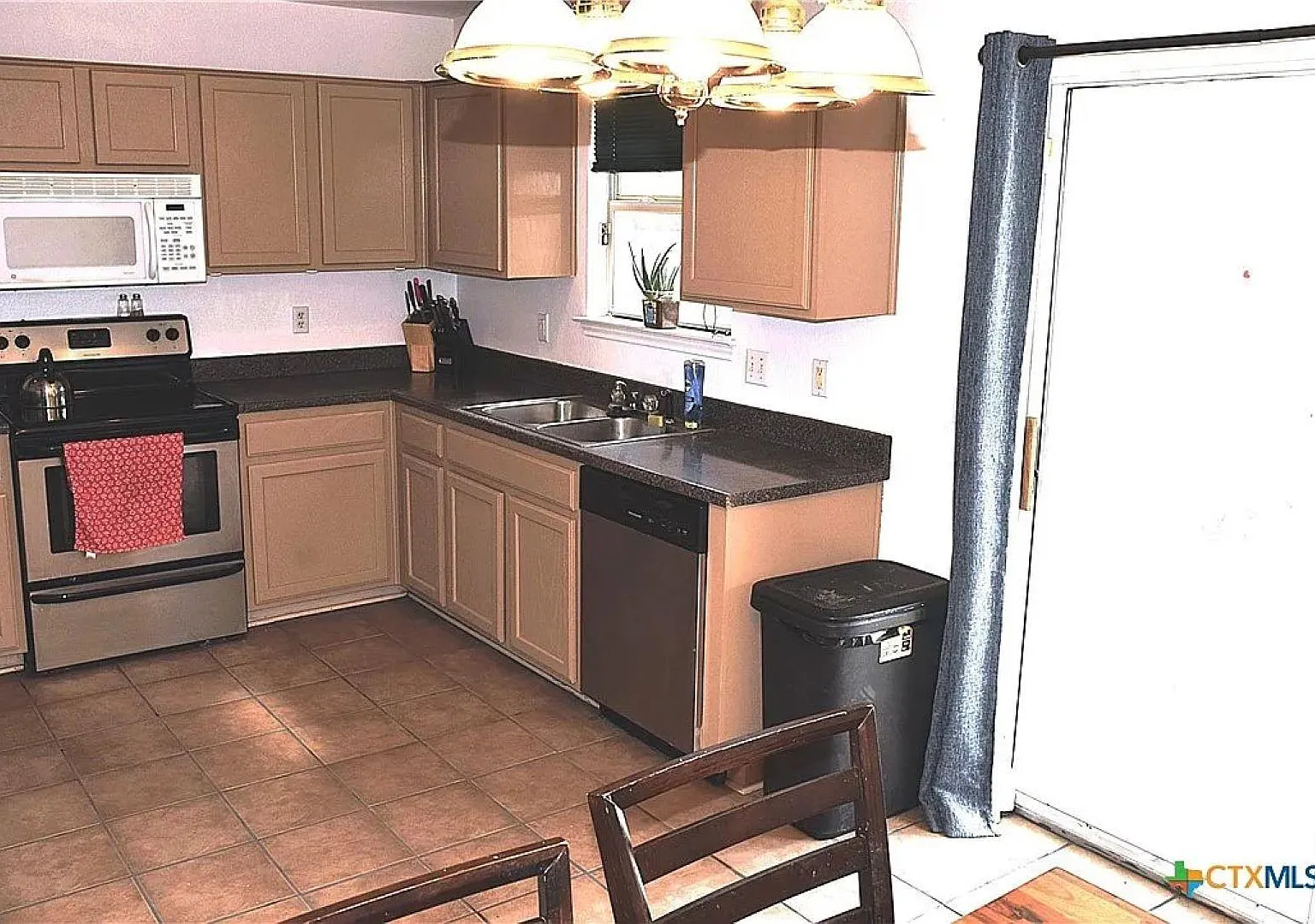 4 bed, 3.0 bath, 1697 sqft, $754 — Photo 3