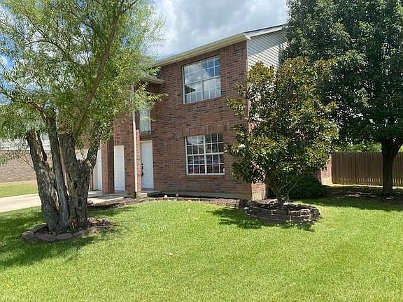 3rd image of 1021 Lake Trail Dr