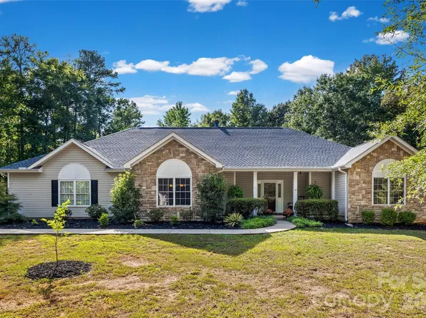 1566 Dirt Rd, Lancaster, SC 29720