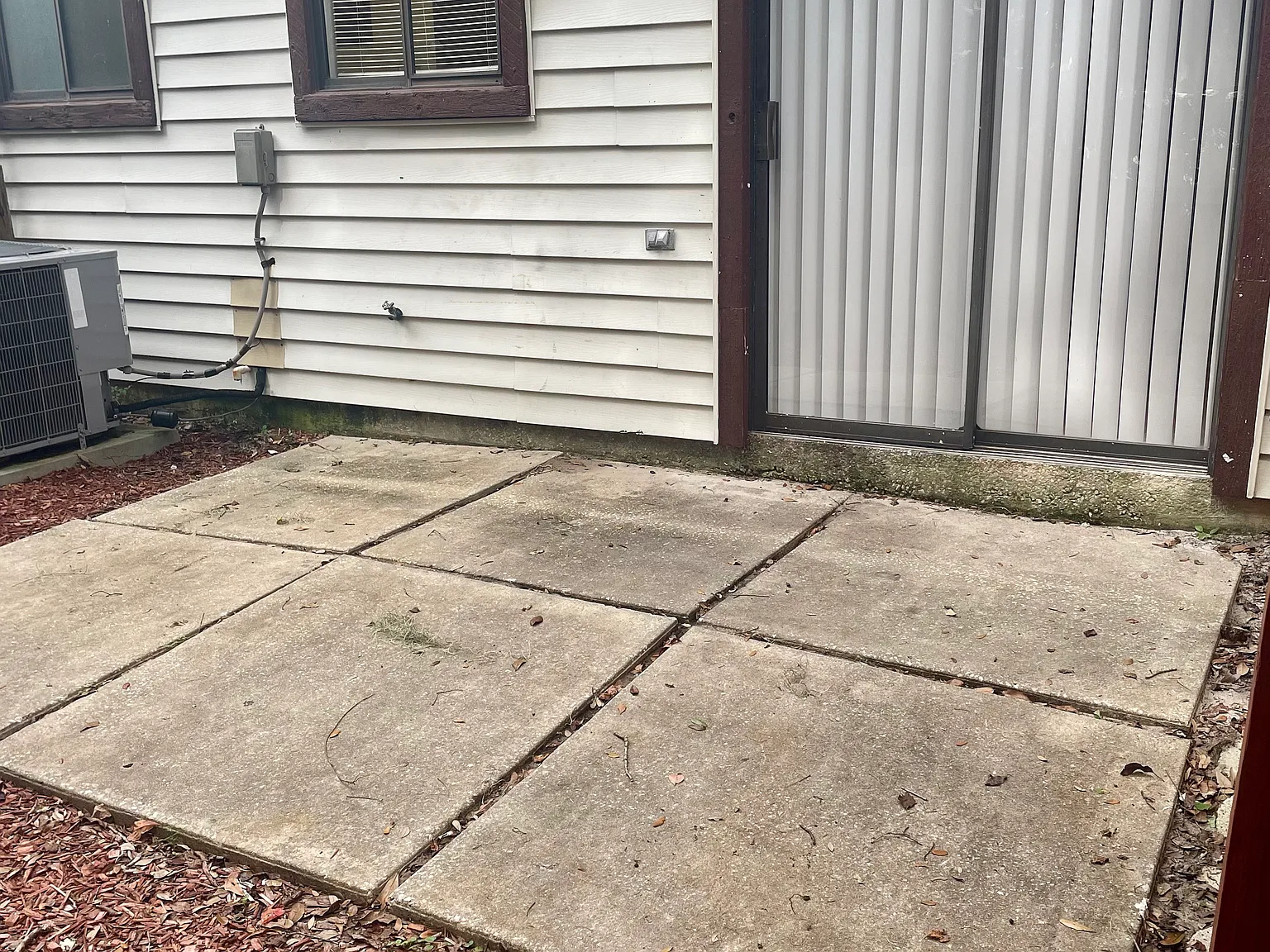 2 bed, 1.5 bath, 995 sqft, $1,400 — Photo 2