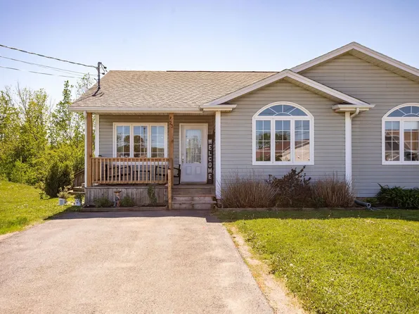 23 Park View Ct, Cornwall, PE C0A 1H4