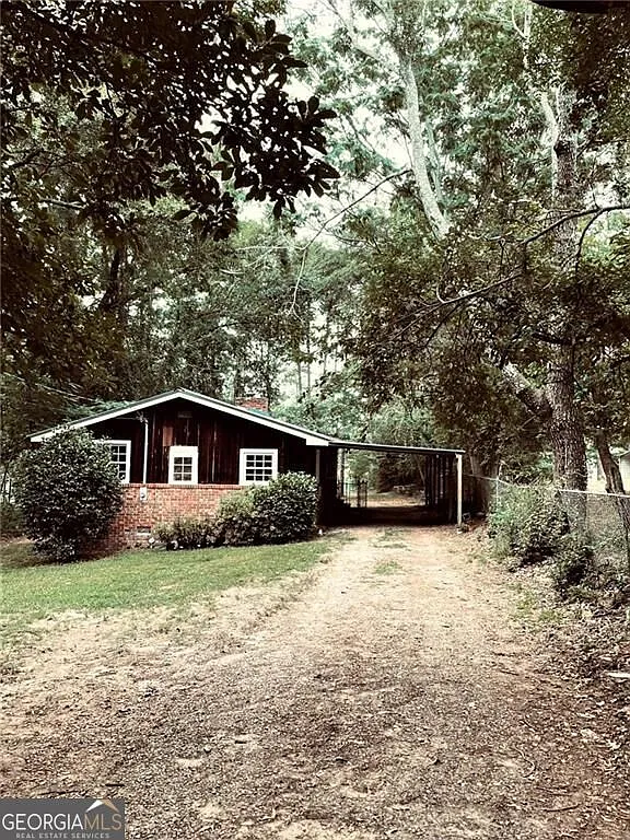 2 bed, 1.0 bath, $1,650 — Photo 1