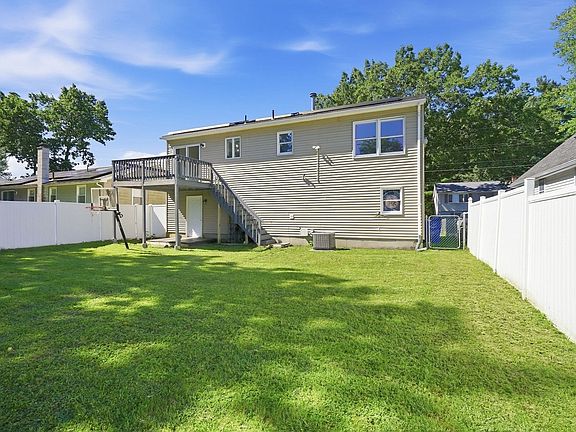 3rd image of 191 Lamont St