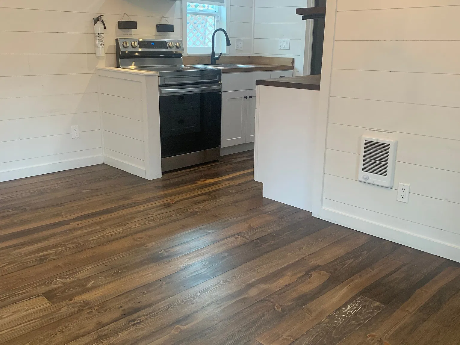 2 bed, 1.0 bath, 500 sqft, $1,600 — Photo 2