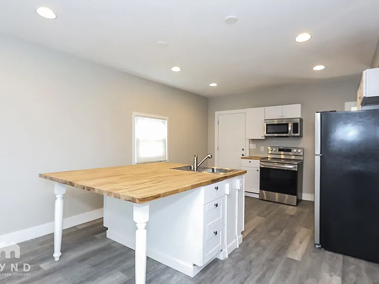 1276 Wager St — Photo 6