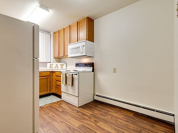 3rd image of 519 29th Ave N #6