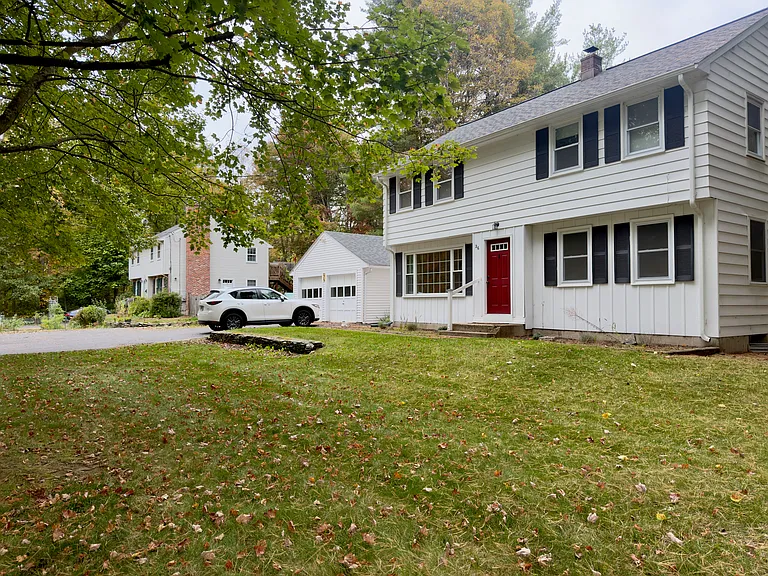 24 Dowd Ave — Photo 2