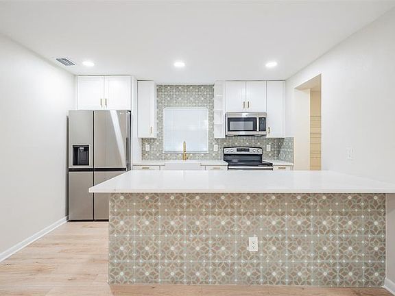 3rd image of 403 E Hugh St #1