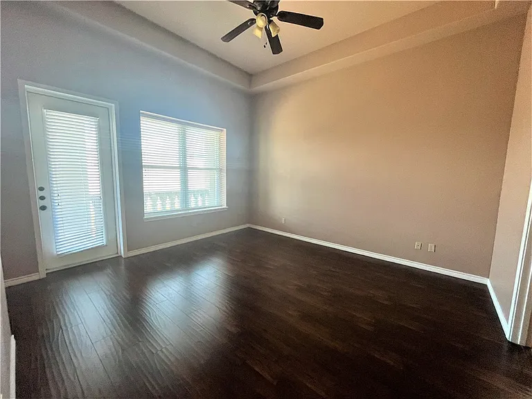 14910 Leeward Dr #802 — Photo 8