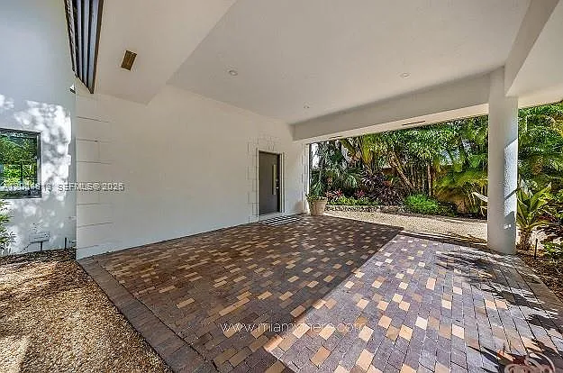 3900 S Douglas Rd — Photo 24