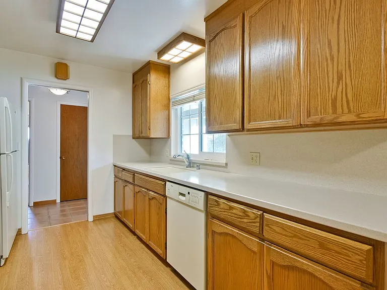 130 S Avalon Dr — Photo 27