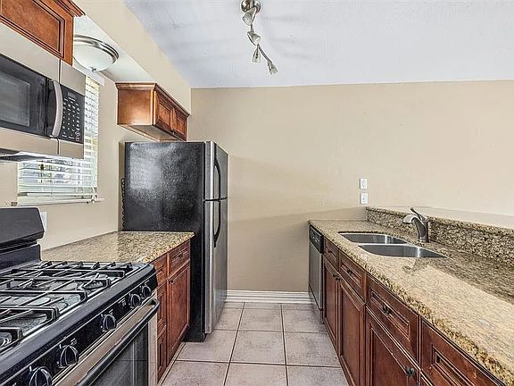 4th image of 525 11th St #6