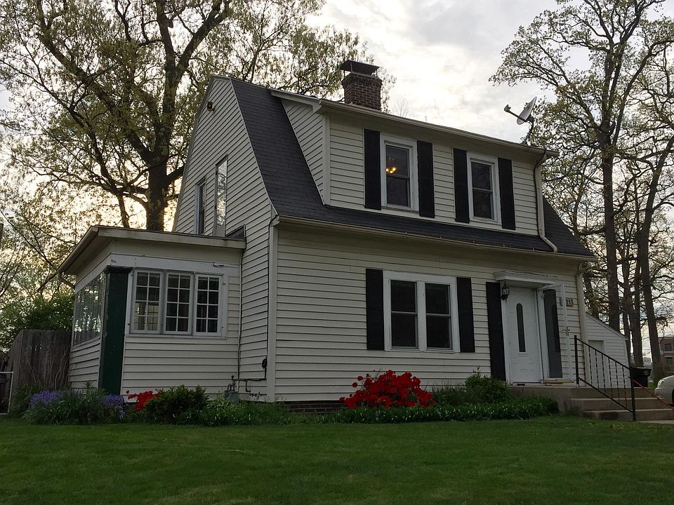 2nd image of 1213 N Garland St