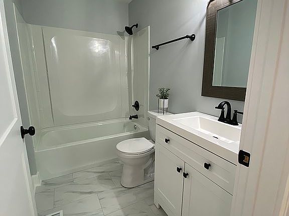 3rd image of 89 Tanforan Dr