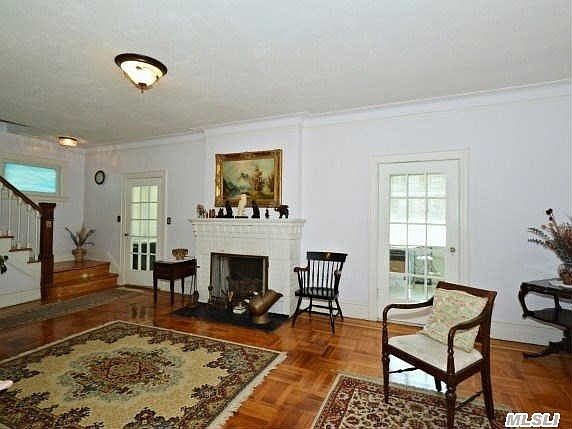 2nd image of 3616 170th St