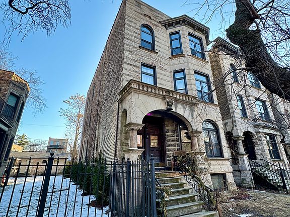 2nd image of 1331 N Maplewood Ave APT 3