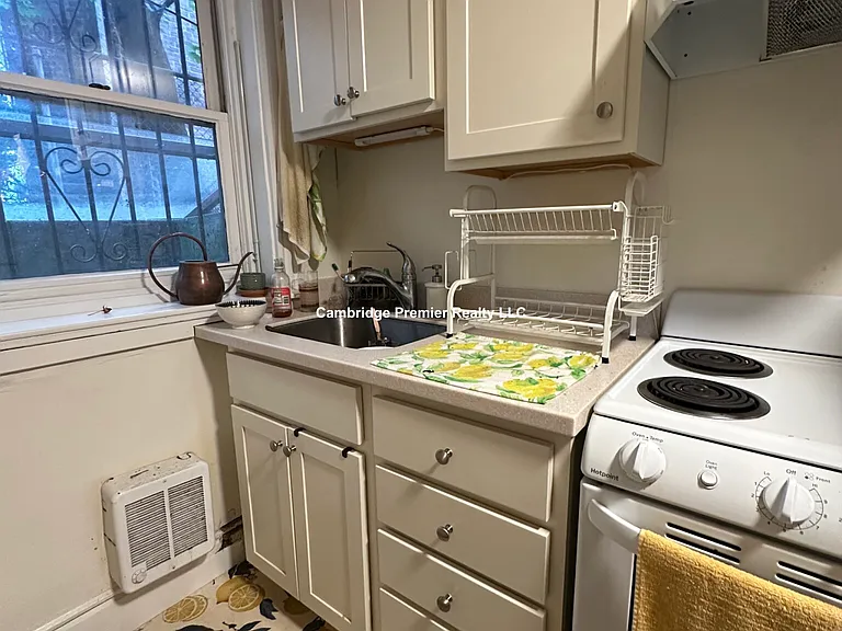 33 Concord Ave #5 — Photo 2